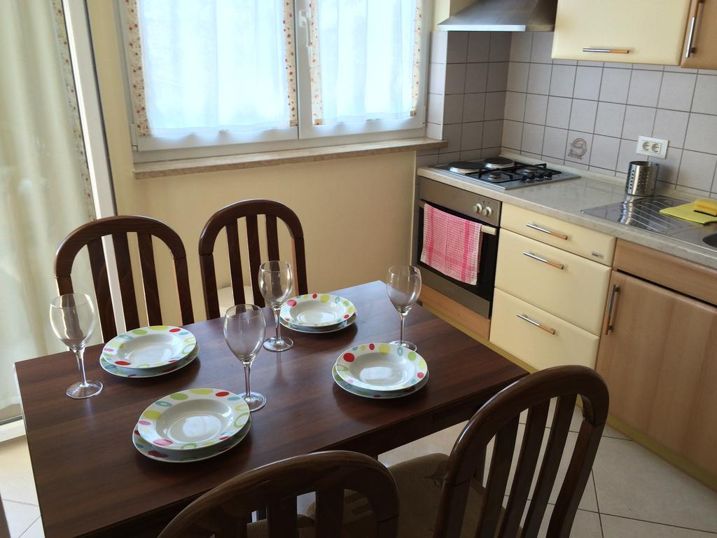 Kvajera Apartment Πόρετς Εξωτερικό φωτογραφία